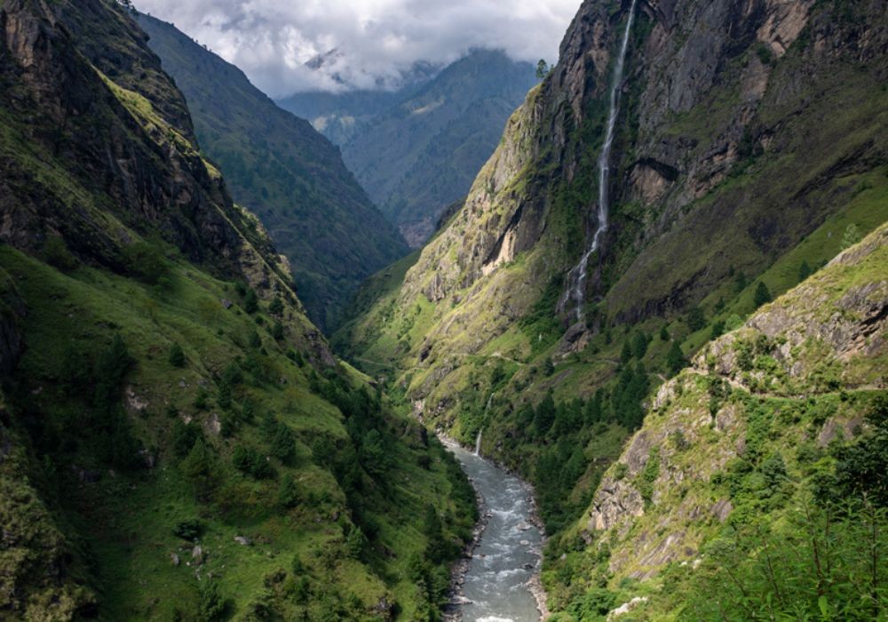 Budi Gandaki Valley Manaslu Circuit Trek Waterfall River